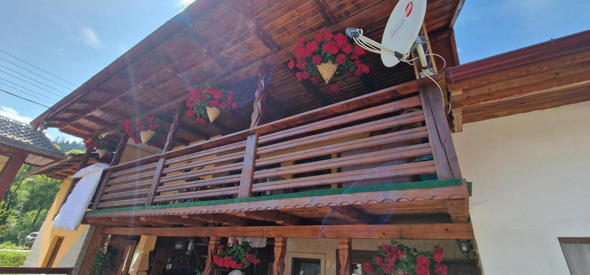 Casa Agroturistica Tarancuta Din Vatra Moldovitei酒店 外观 照片